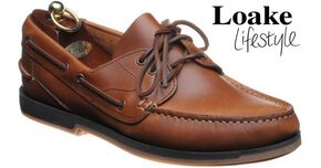 Loake 521 Waxy Deck shoe: Brown