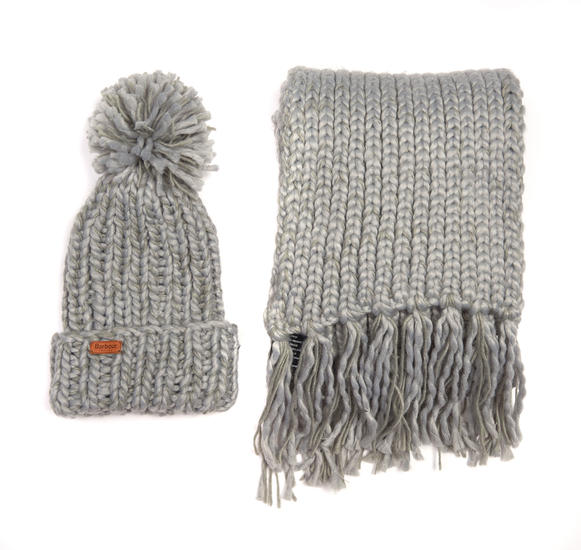 Chunky knit hat and scarf set grey